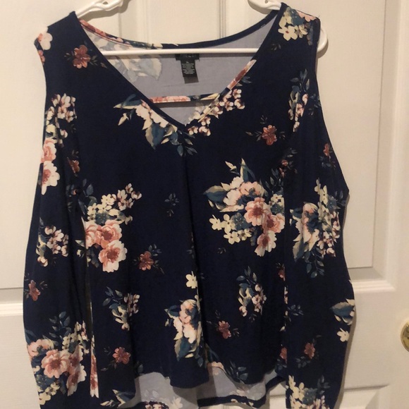 Rue21 Tops - Rue21 Floral Cold Shoulder Shirt